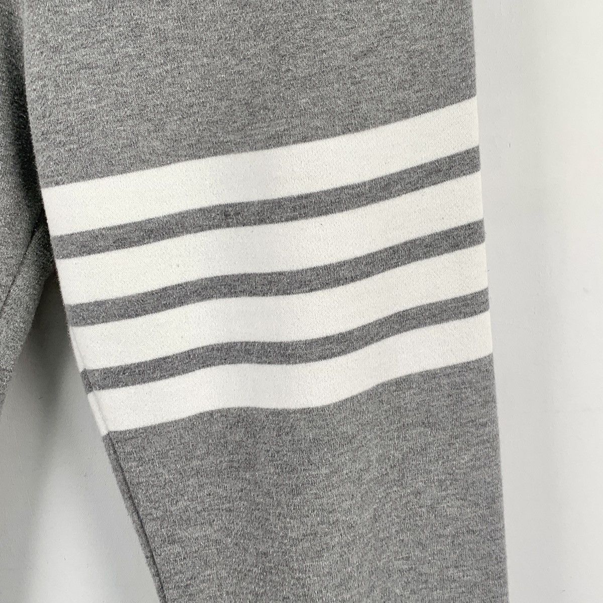 Thom Browne Thom Browne Grey Classic Four-Bar Casual Sweatpants K26WX Size 28" / US 6 / IT 42 - 4 Thumbnail
