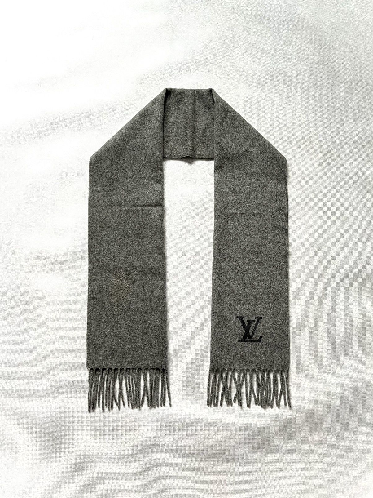Louis Vuitton Louis Vuitton Single Logo 100% Cashmere Scarf Size ONE SIZE - 4 Thumbnail