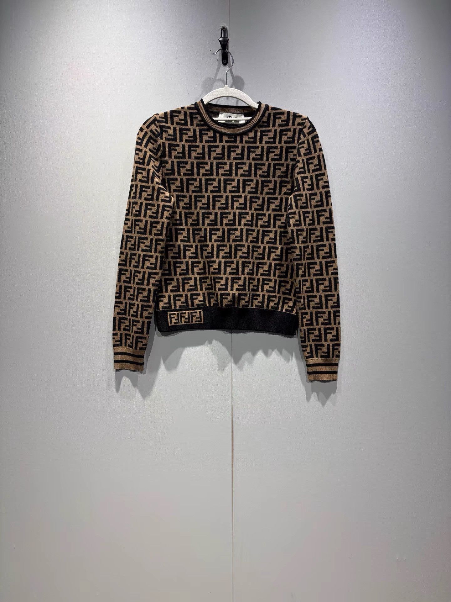 Fendi Fendi Classic All-over Monogram Knit Long Sleeve Top K36 Size XS / US 0-2 / IT 36-38 - 1 Thumbnail