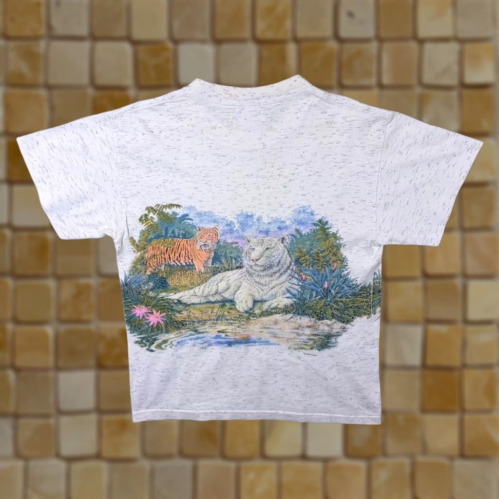 Vintage Vintage San Segal Busch Gardens Tourist Wildlife Graphic Grey T-Shirt S M Mens Regular 100% Cotton USA Front Graphic 1990s Size US M / EU 48-50 / 2 - 1 Thumbnail