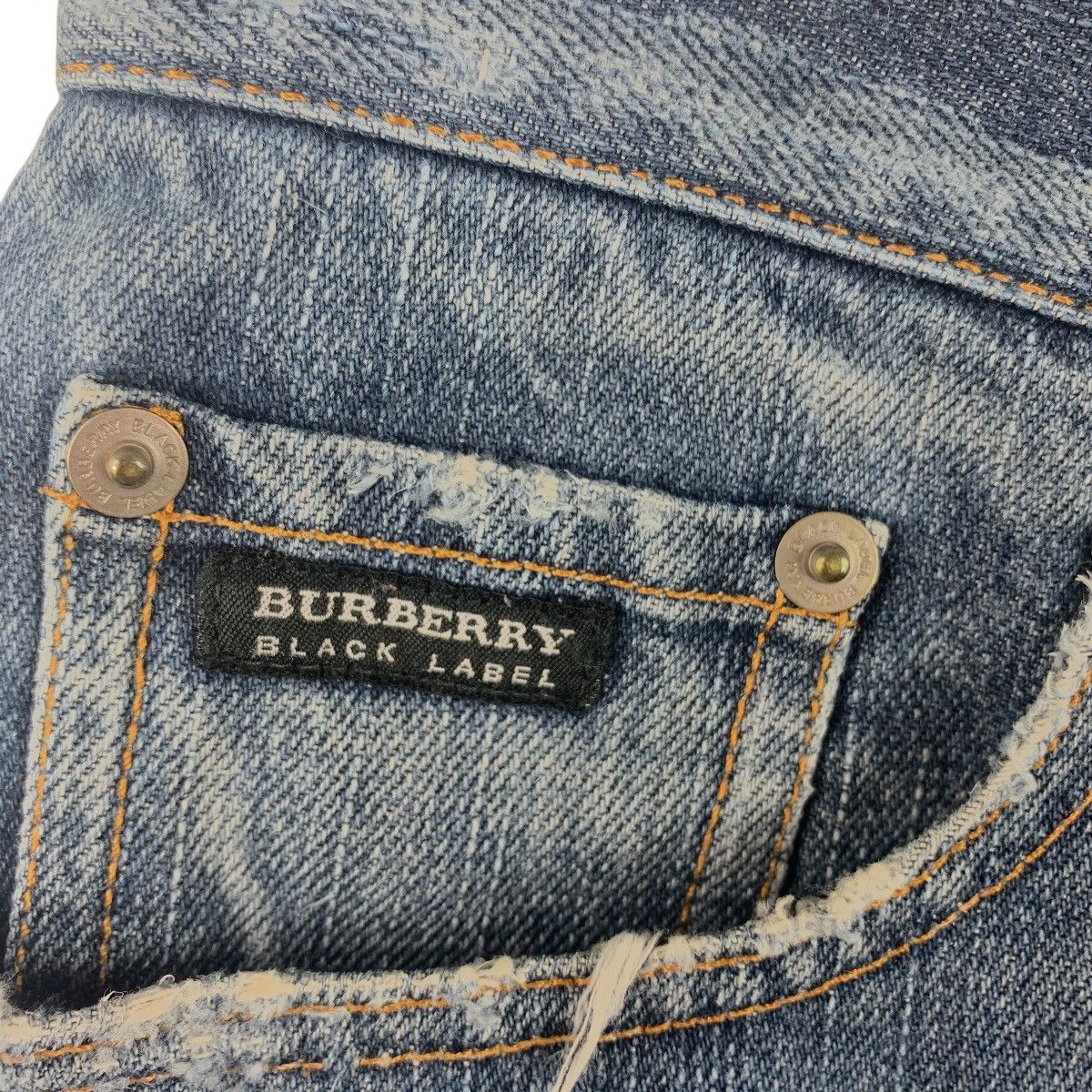 Burberry × Designer BURBERRY Black label distressed design blue jeans Size US 33 - 7 Thumbnail