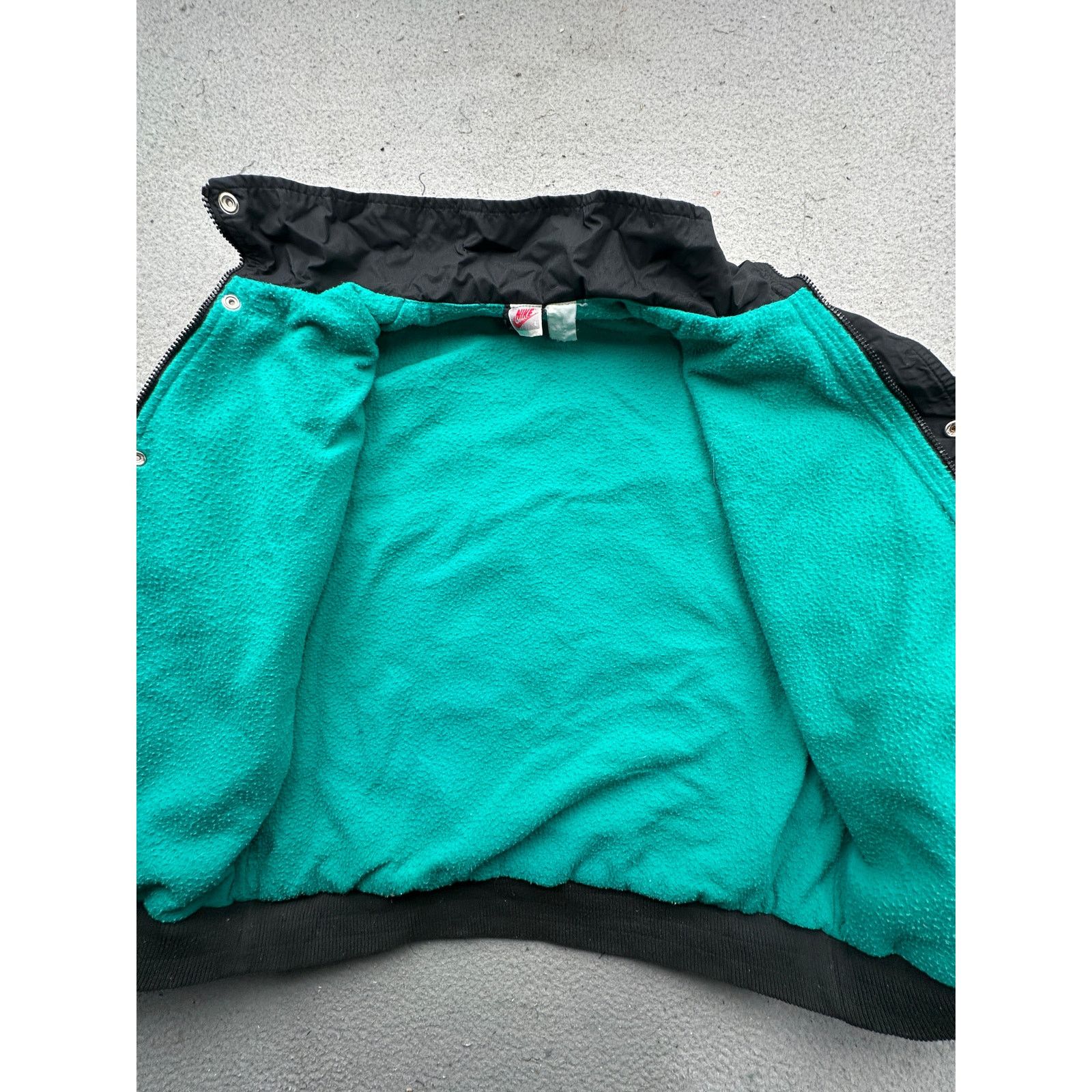 Nike Vintage 90s Nike Gray Tag Fleece Lined Nylon Jacket Mens L Size US L / EU 52-54 / 3 - 9 Thumbnail