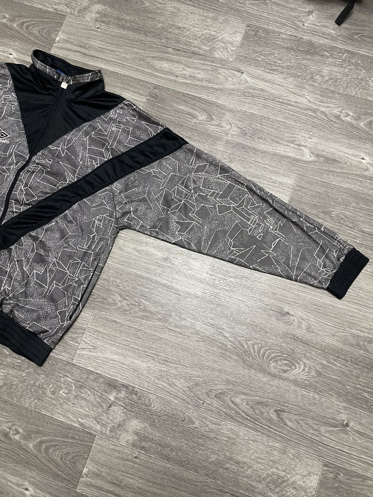 Umbro Vintage 90s Umbro Geometric Pattern Zip-Up Track Jacket Size US XL / EU 56 / 4 - 12 Thumbnail