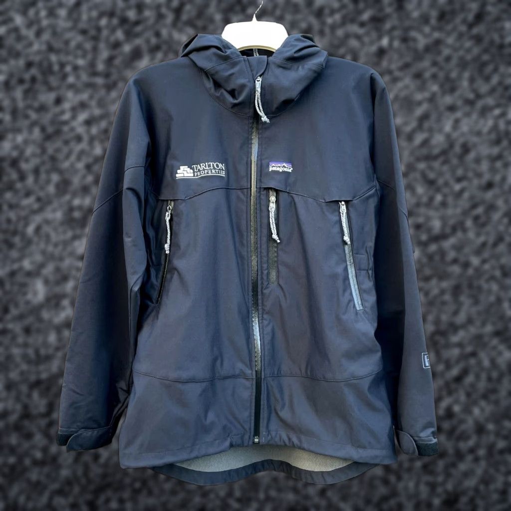 Patagonia VINTAGE Patagonia Dimension R Jacket 2001 black Mens M Zip Full Zip Rain Coat Dry Weather/Casual Size US M / EU 48-50 / 2 - 1 Thumbnail