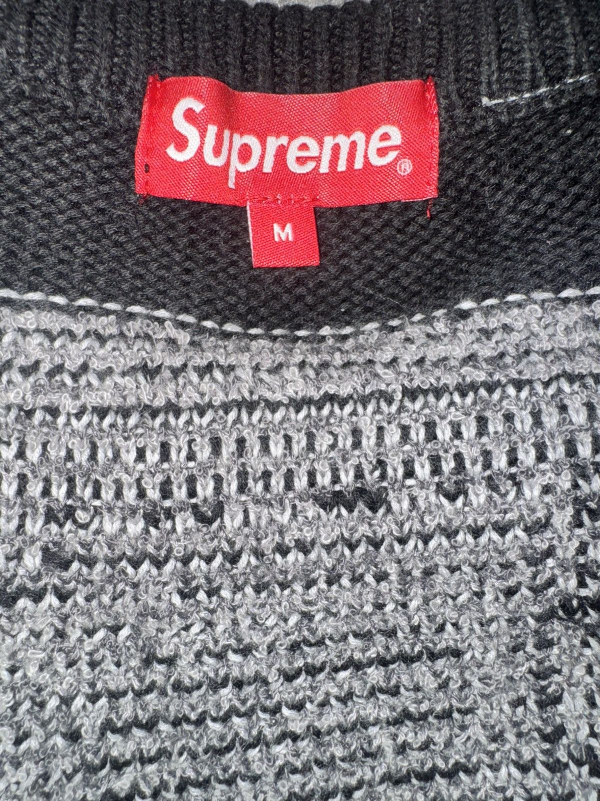 Supreme Supreme Chenille Logo Sweater. Size Medium. 1 times worn Size US M / EU 48-50 / 2 - 7 Thumbnail