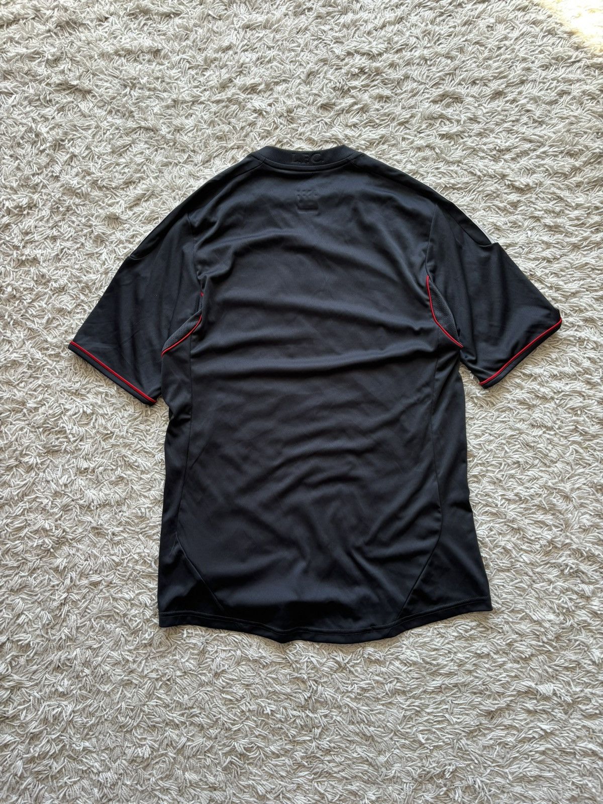 New Balance × Vintage Vintage Streetwear Football Jersey Liverpool 2005 Size US S / EU 44-46 / 1 - 6 Thumbnail