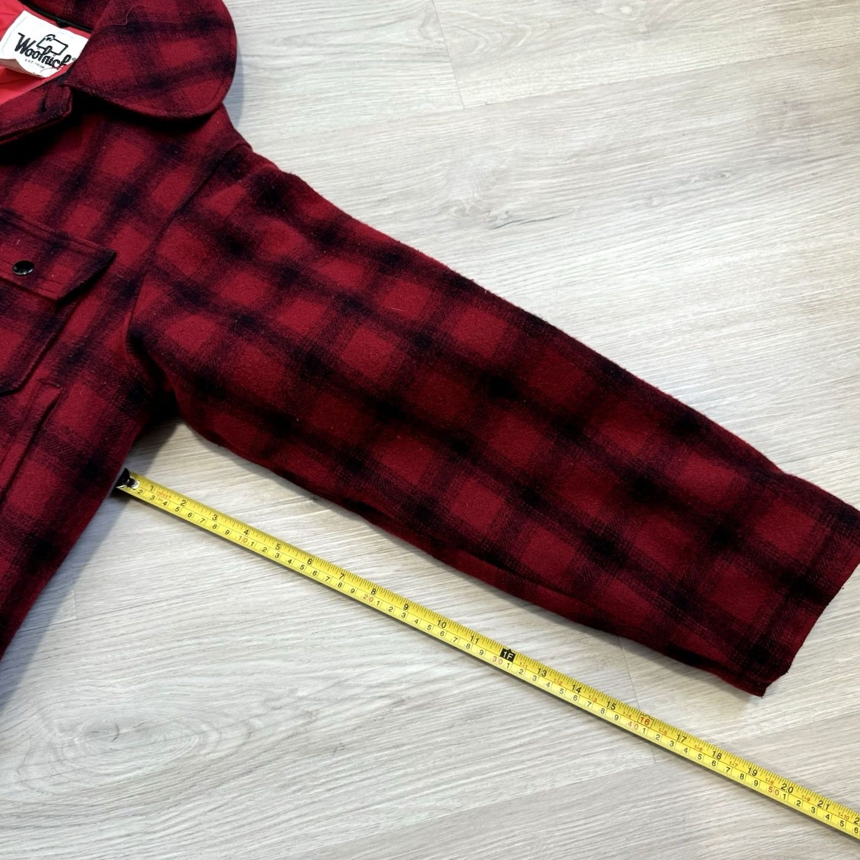 Vintage VINTAGE Woolrich Mackinaw Coat Jacket Hunting Wool 40 Men Plaid Woolen Mills Lined Pockets Size US XXS / EU 40 - 8 Thumbnail