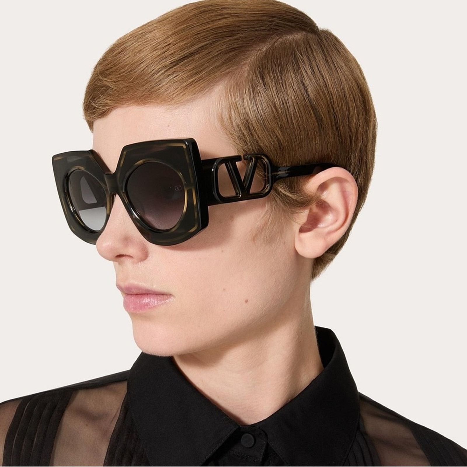 Valentino New! Valentino V SOUL VLS 127A Black Sunglasses, Authentic Size ONE SIZE - 3 Thumbnail