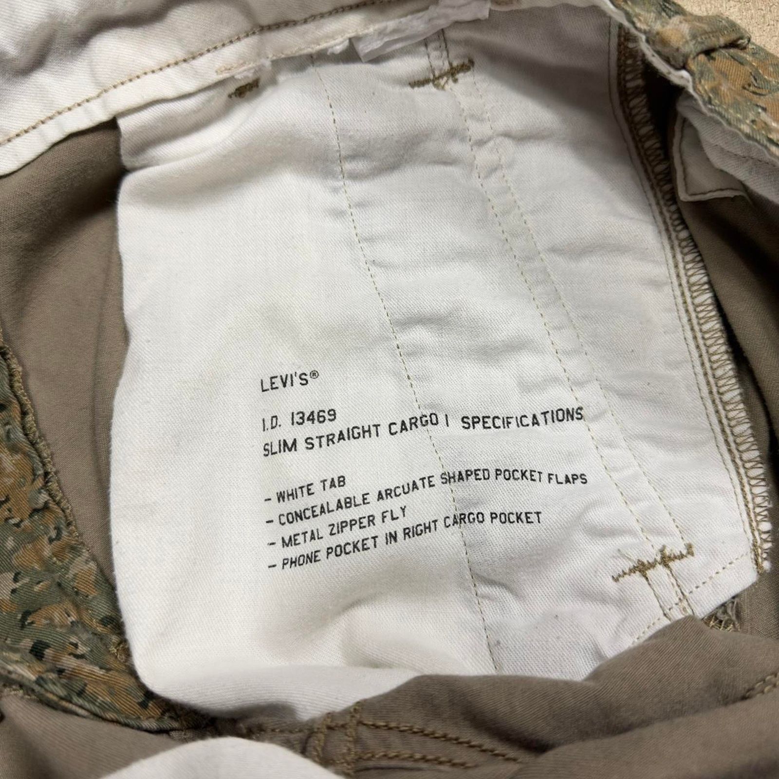 Japanese Brand × Levi's Levi’s Y2K Camouflage White Tab Cargo Pants Size US 34 / EU 50 - 5 Thumbnail