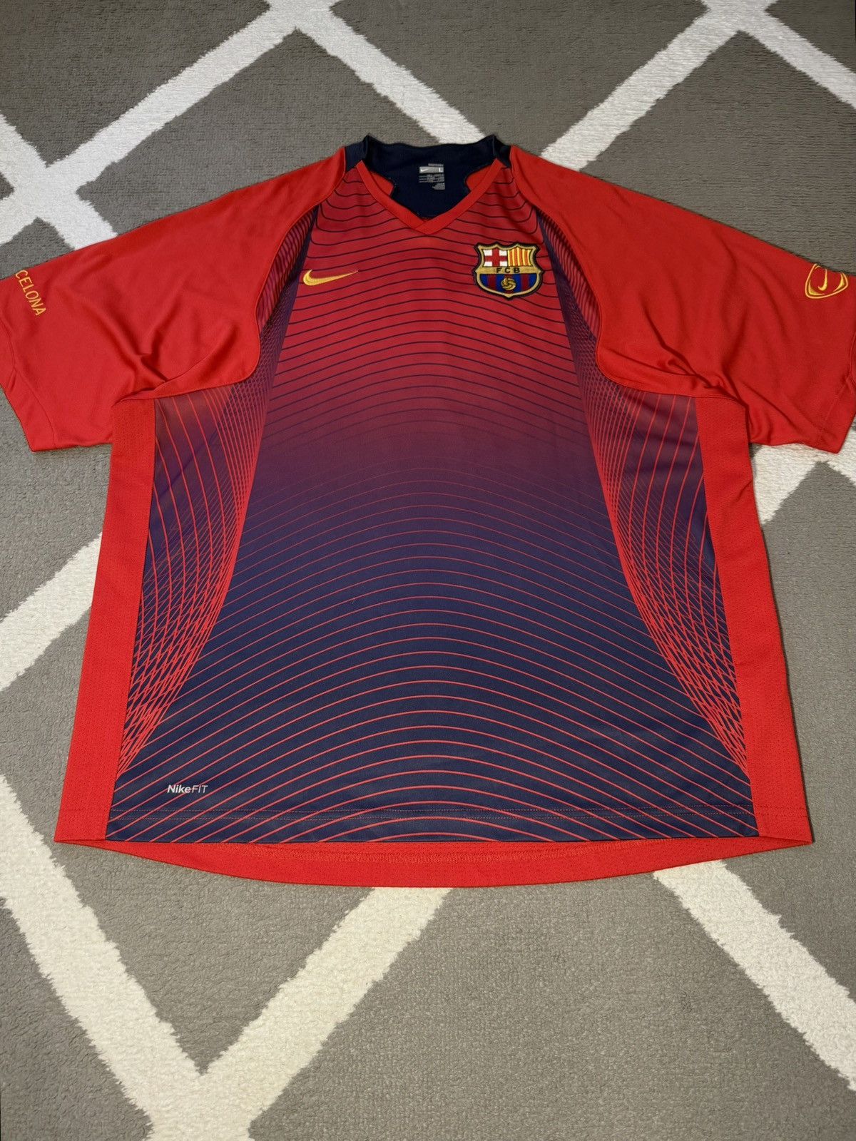 Nike Nike FC Barcelona Y2K Retro 2006-07 Training T-Shirt Jersey Size US L / EU 52-54 / 3 - 5 Thumbnail