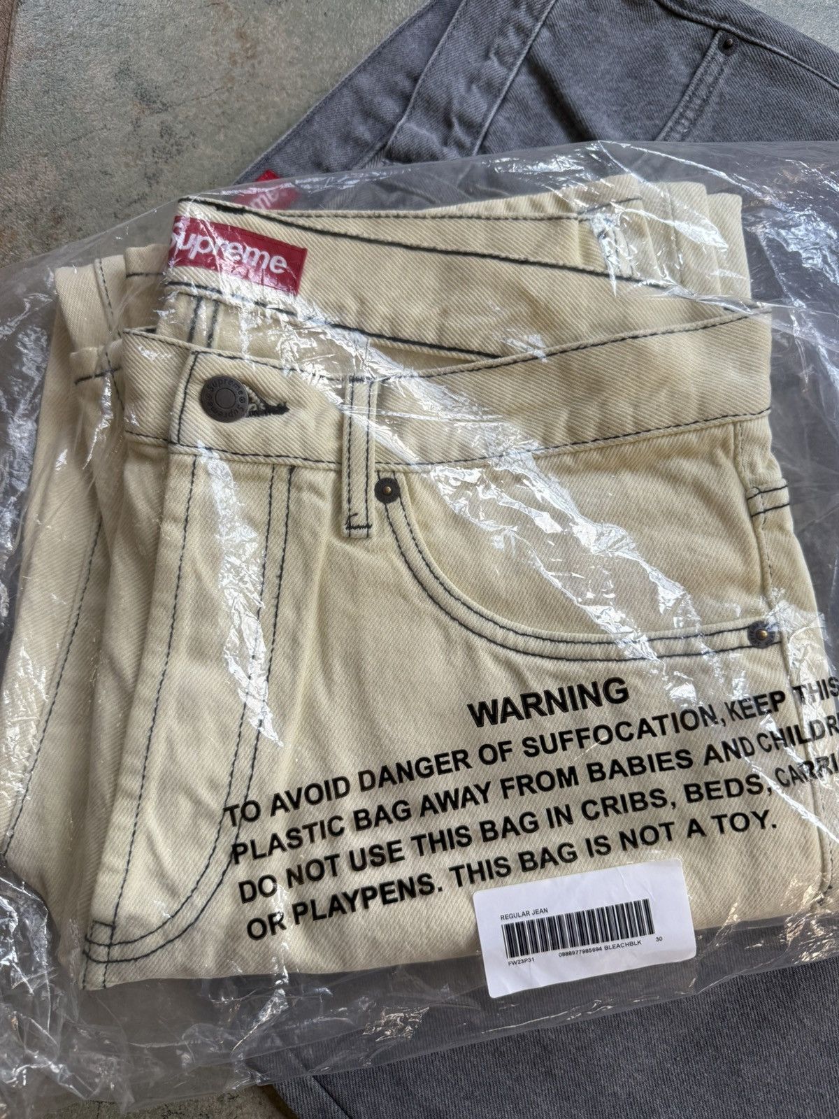 Supreme Supreme Regular Jean 'Bleached' FW2023 Size US 30 / EU 46 - 3 Thumbnail