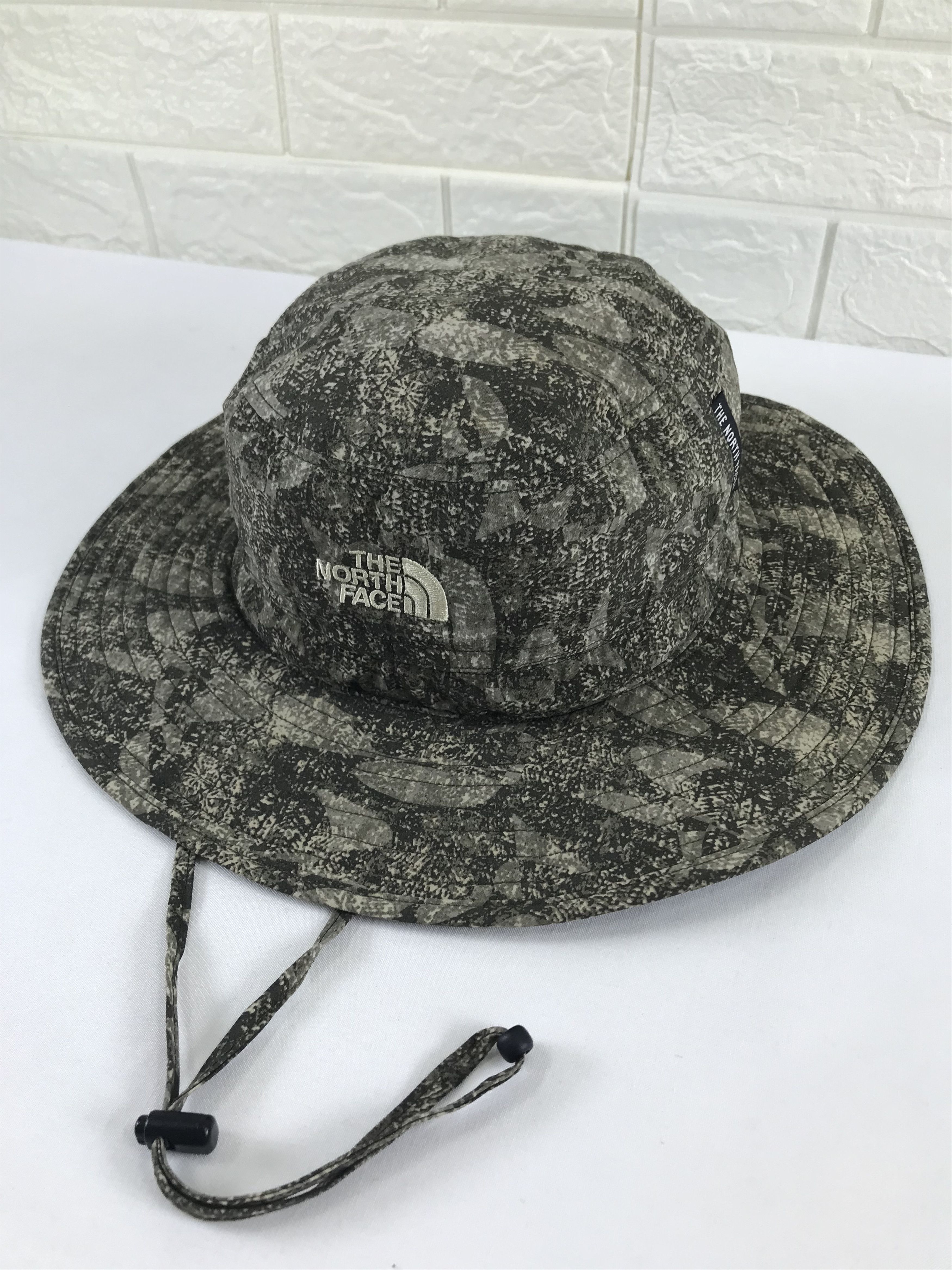 The North Face Vintage The North Face Class V Brimmer Camo Bucket Hat Size ONE SIZE - 3 Thumbnail