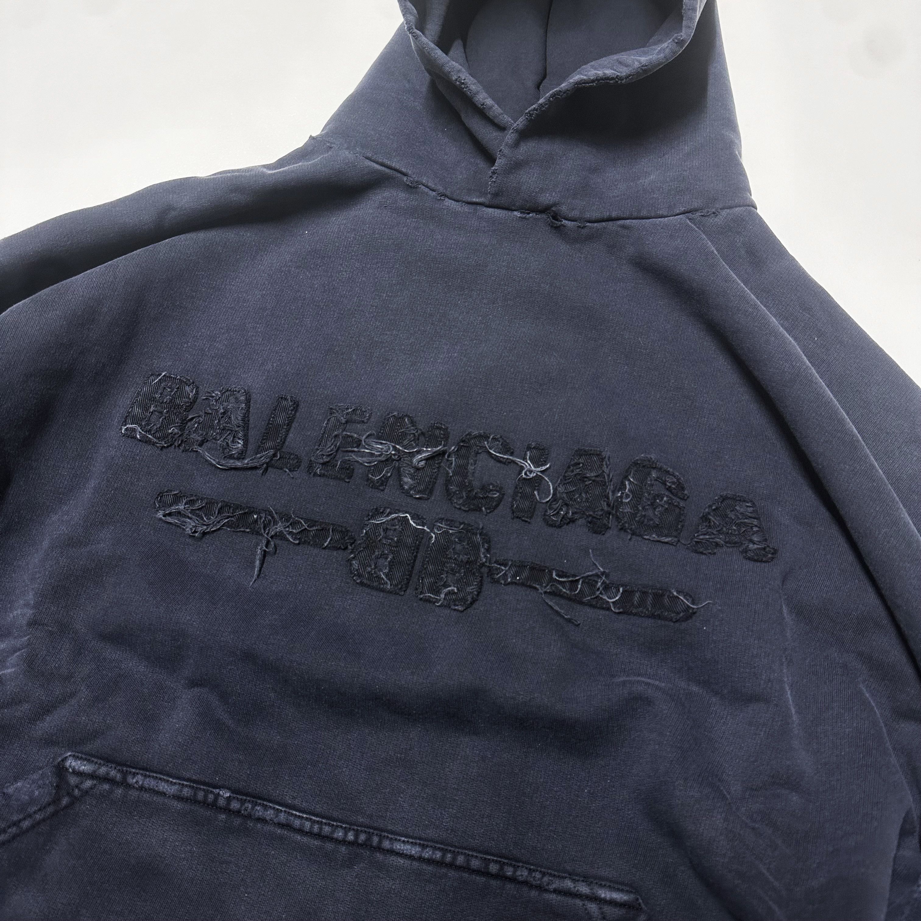 Balenciaga BALENCIAGA size M L Black hoodie distressed medium Size US M / EU 48-50 / 2 - 1 Thumbnail