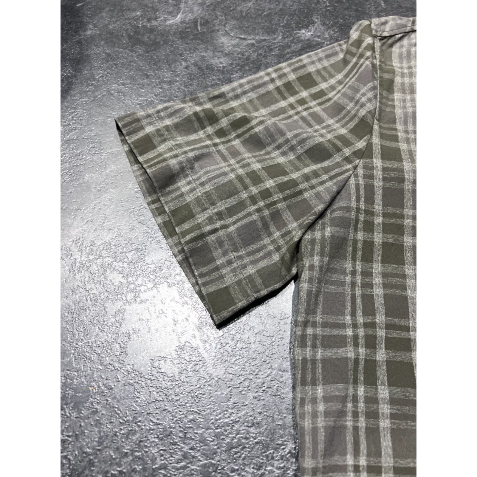Jack Wolfskin Jack Wolfskin Shirt Button-Up Short Sleeve Men L Green Cotton UV Shield Casual Travel Workwear Pockets Classic Outdoor 40/42 Regular Size US L / EU 52-54 / 3 - 5 Thumbnail