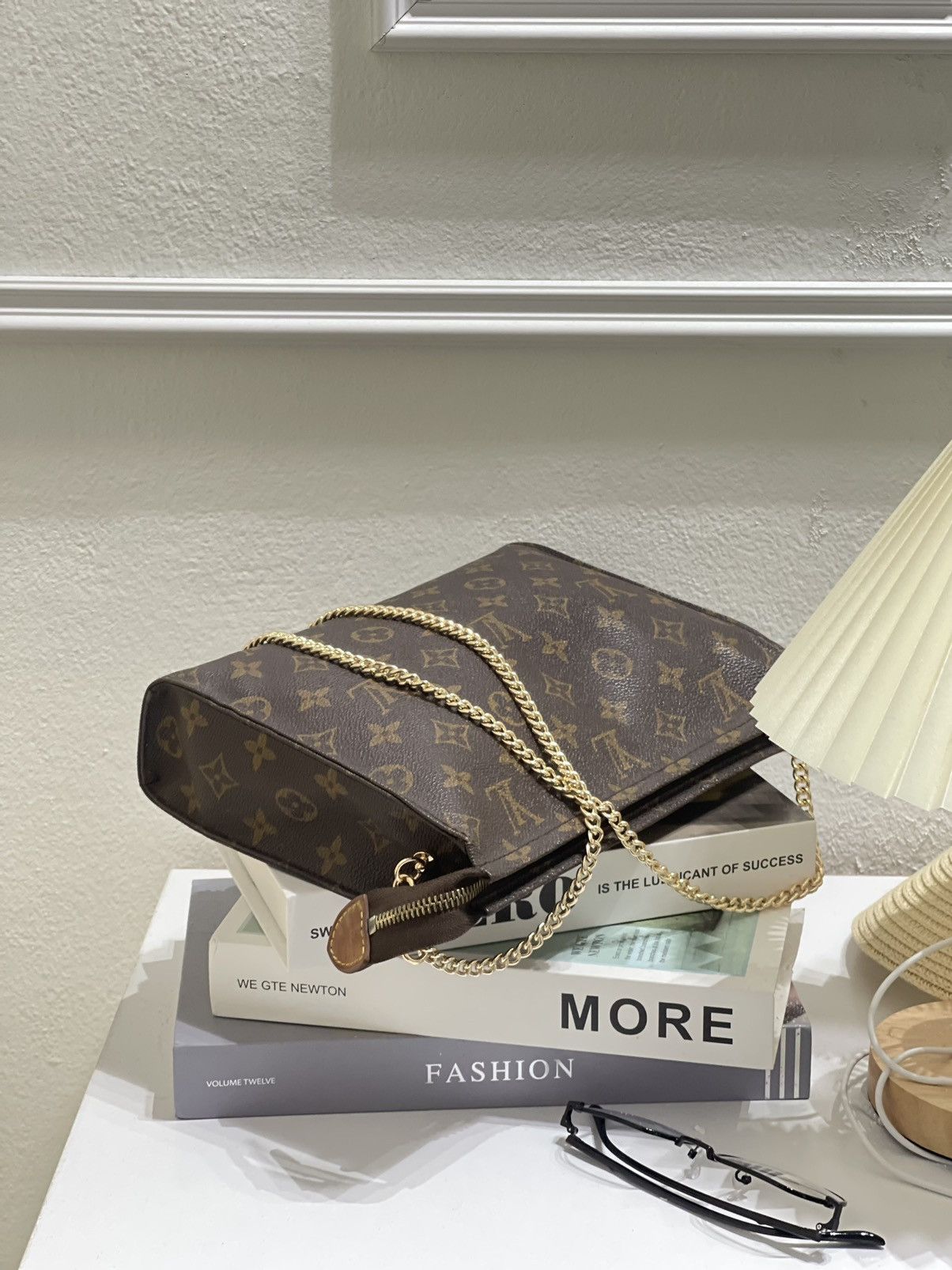 Louis Vuitton Authentic LOUIS VUITTON Mono Porce Toilette Bag Size ONE SIZE - 2 Thumbnail