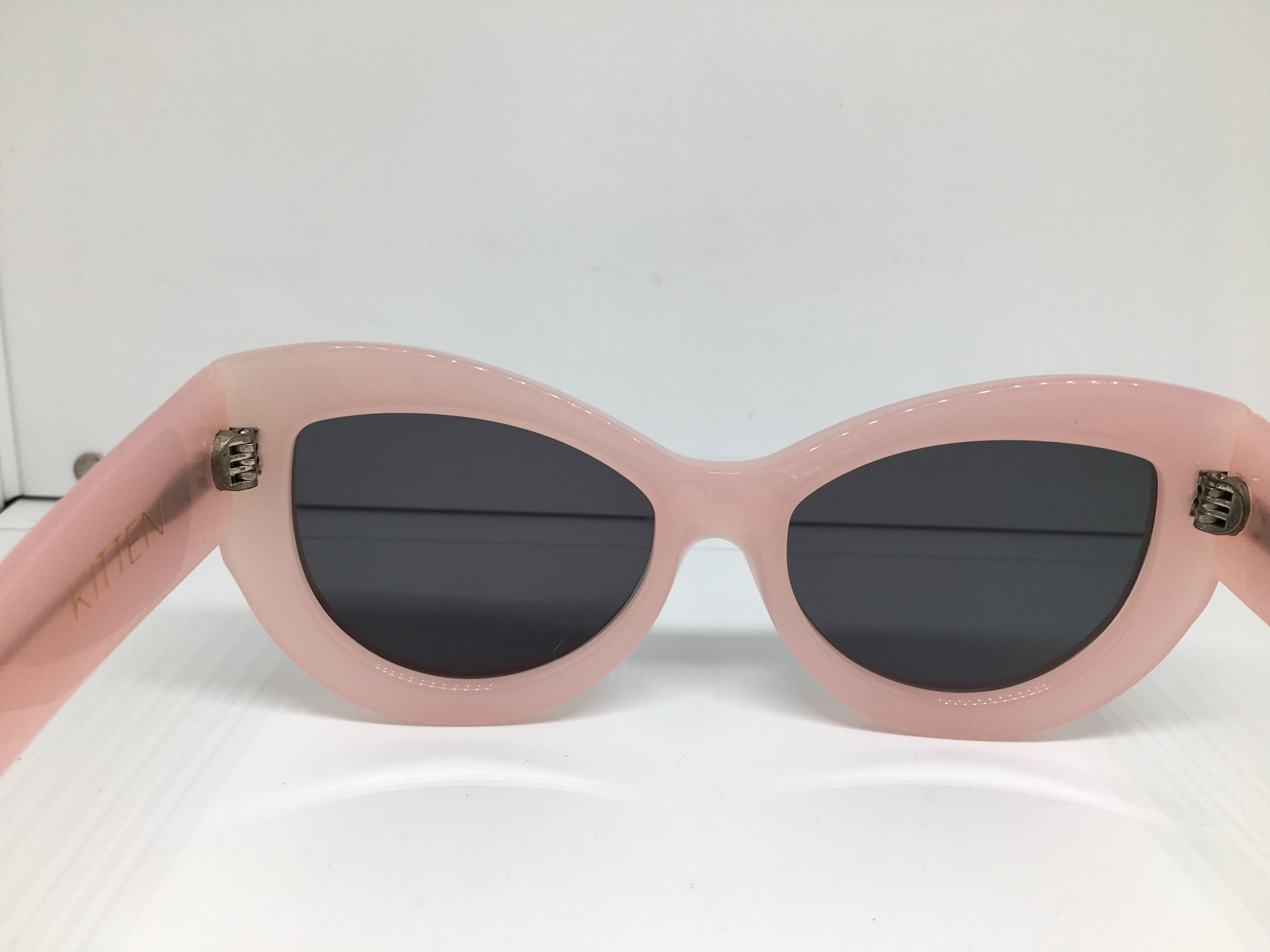 Wildfox Vintage Wildfox Kitten Cateye Chunky Sunglasses Size ONE SIZE - 6 Thumbnail