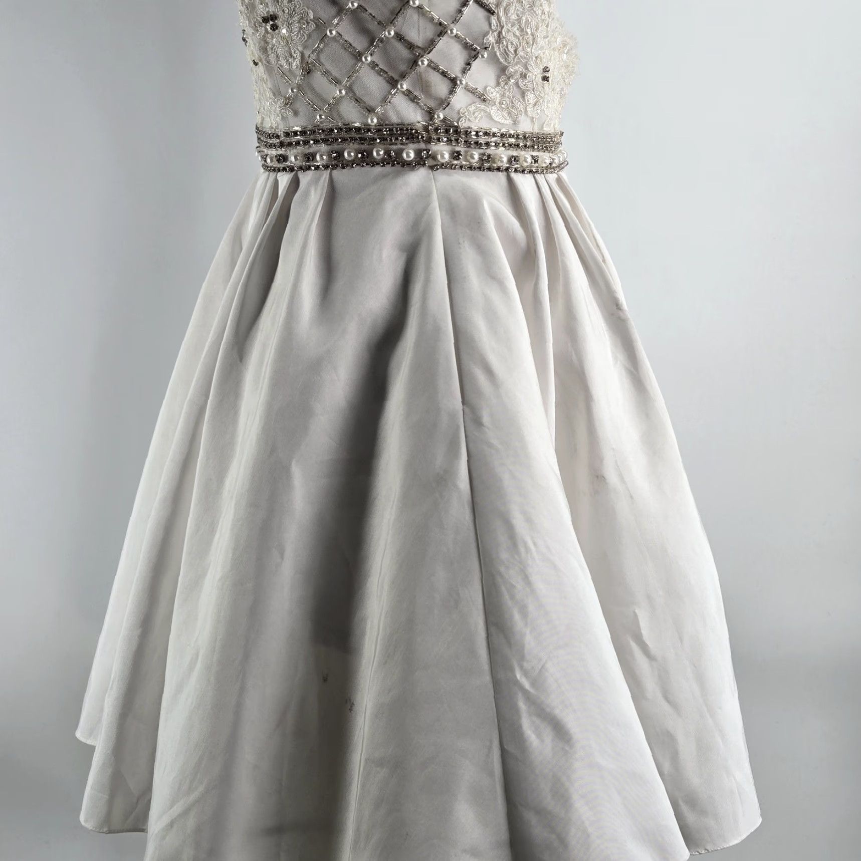 Vintage Sherri Hill Dress Womens 4 White Fit & Flare Short Beaded Floral Party/Cocktail Formal Women's Dress Cap Sleeve Lace Beaded Zipper Back Size 27" / US 4 / IT 40 - 5 Thumbnail