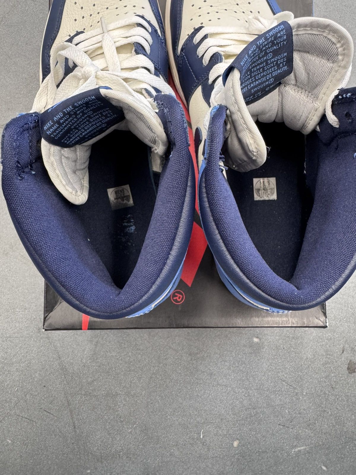 Jordan Brand 2019 Jordan 1 Retro High Obsidian Size US 10.5 / EU 43-44 - 5 Thumbnail