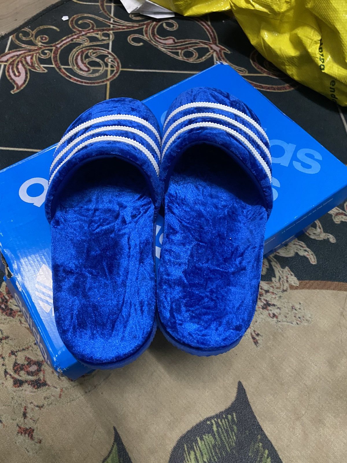 Adidas Adidas adimule slide blue velvet Size US 9 / EU 42 - 3 Thumbnail