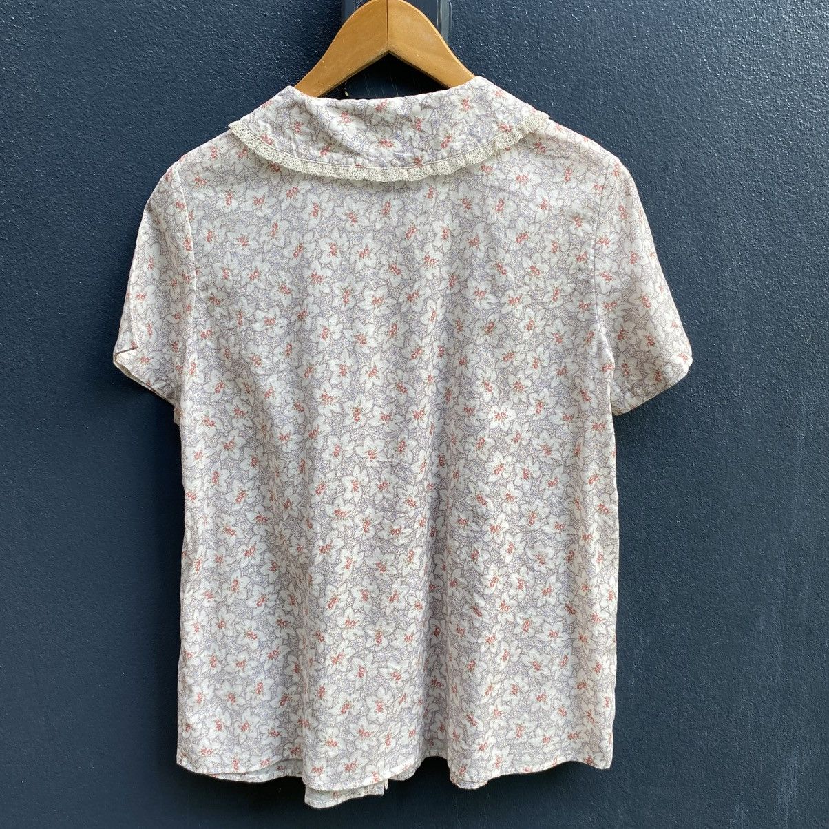 Frapbois FRAPBOIS Cream Floral Peter Pan Blouse Size M / US 6-8 / IT 42-44 - 4 Thumbnail
