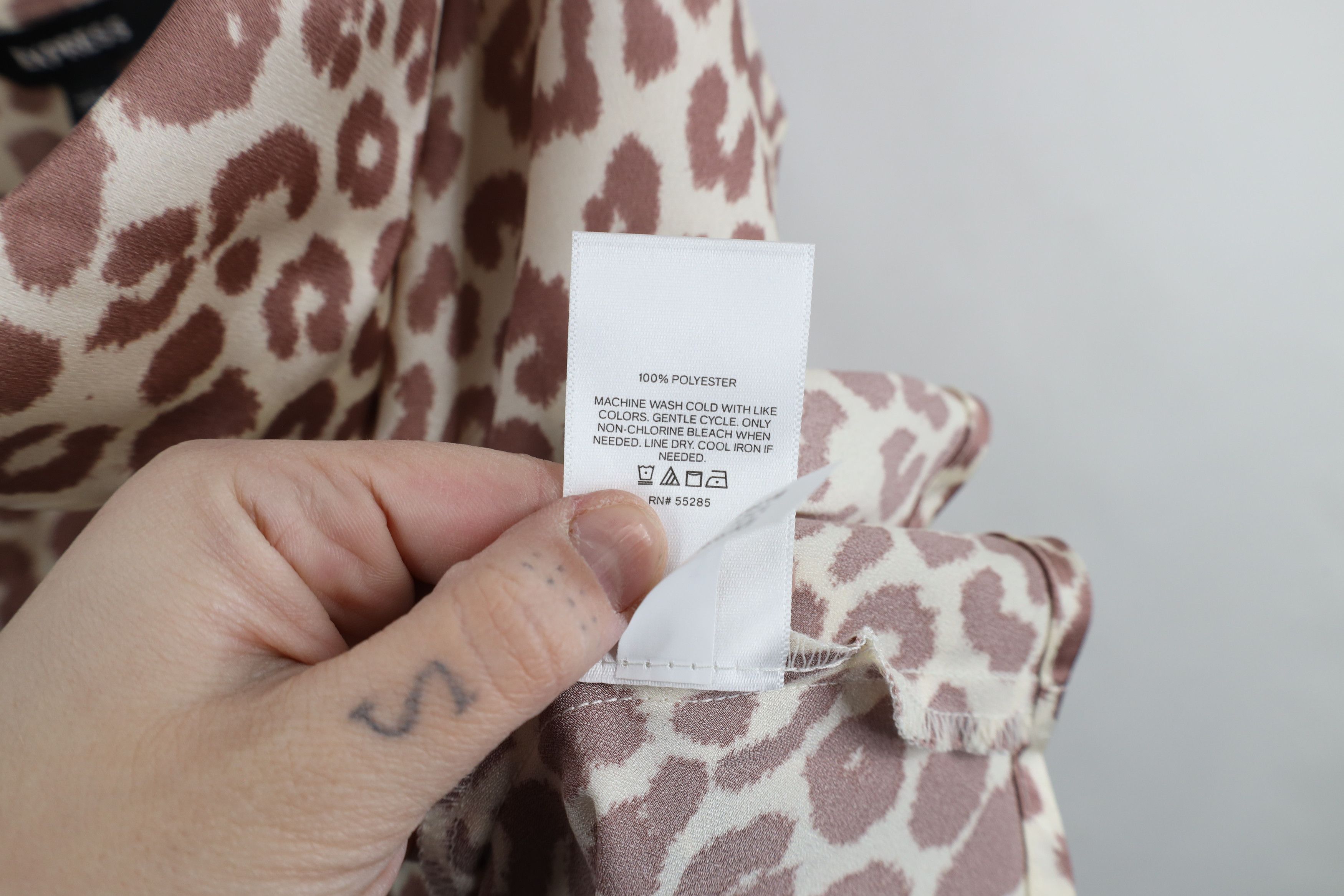 Express × Vintage New Express Satin Polyester Leopard Cami Tank Top T-Shirt Size XL / US 12-14 / IT 48-50 - 7 Thumbnail