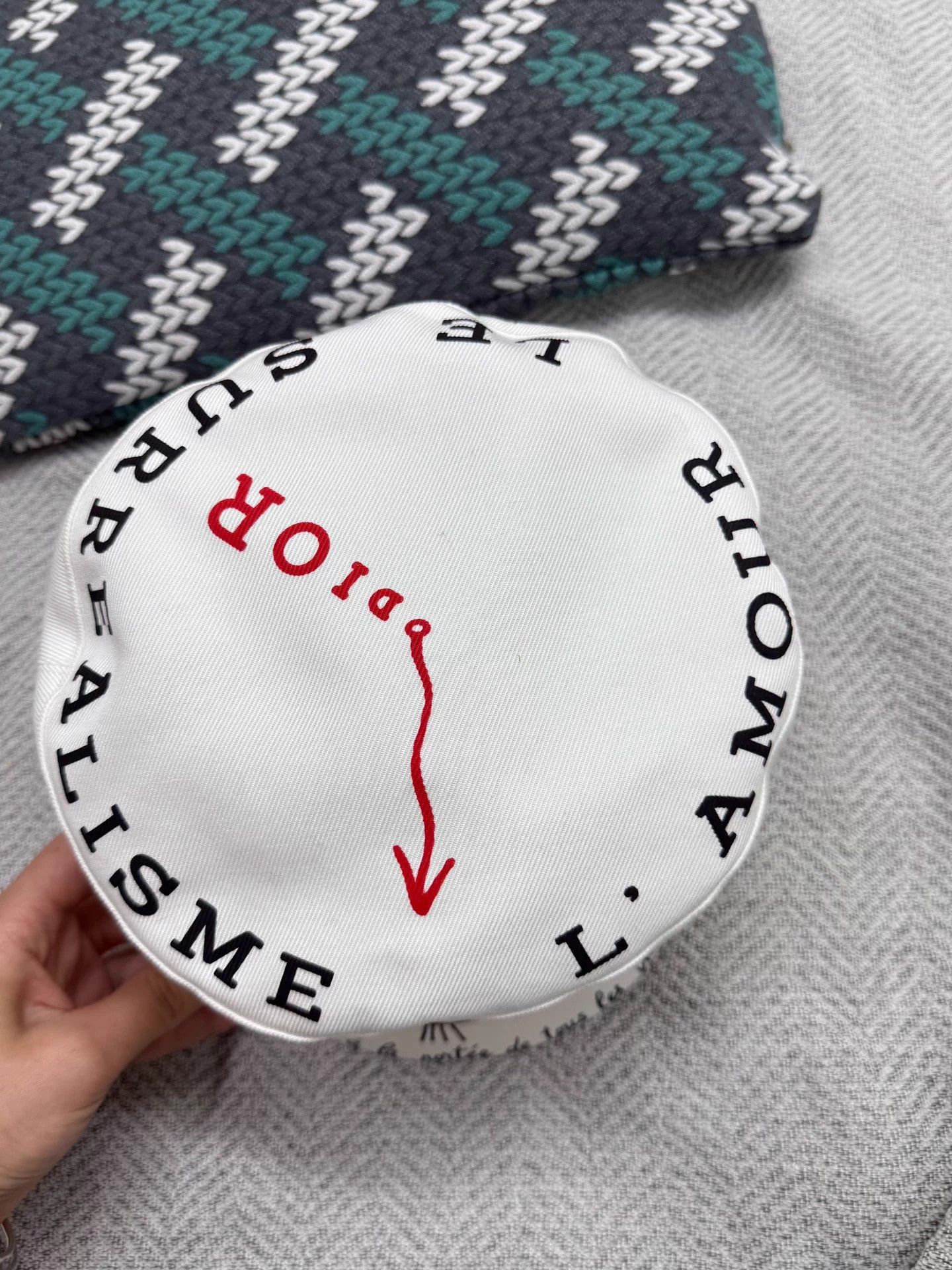 Dior Dior white graffiti newsboy cap 57 new Size ONE SIZE - 4 Thumbnail