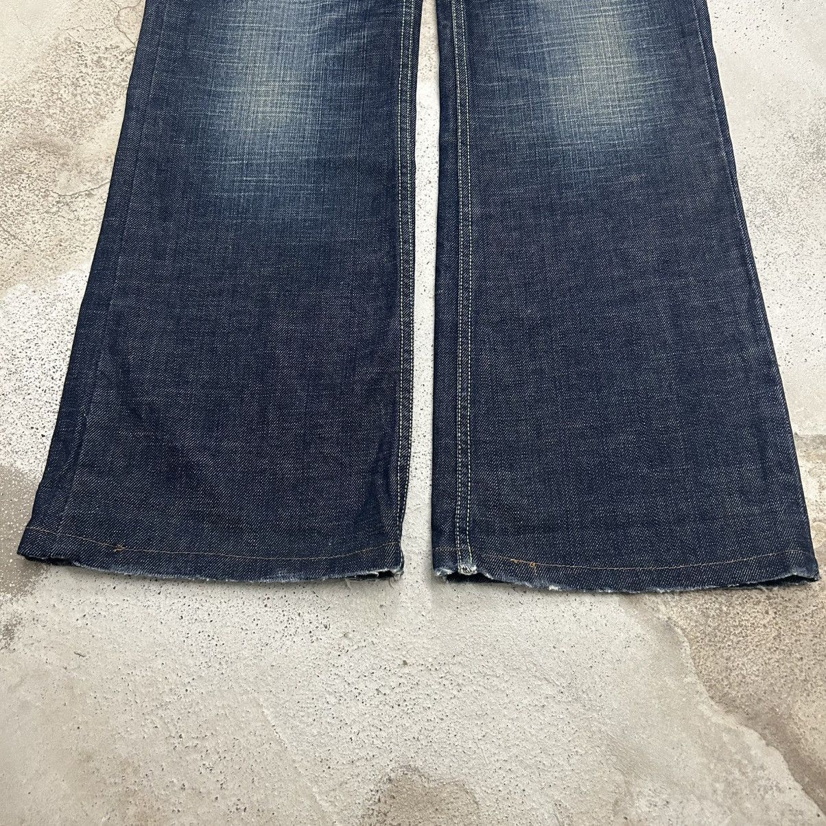 Hysteric Glamour Flare Red pepper embroidered wide leg blue jeans Size 30" / US 8 / IT 44 - 5 Thumbnail
