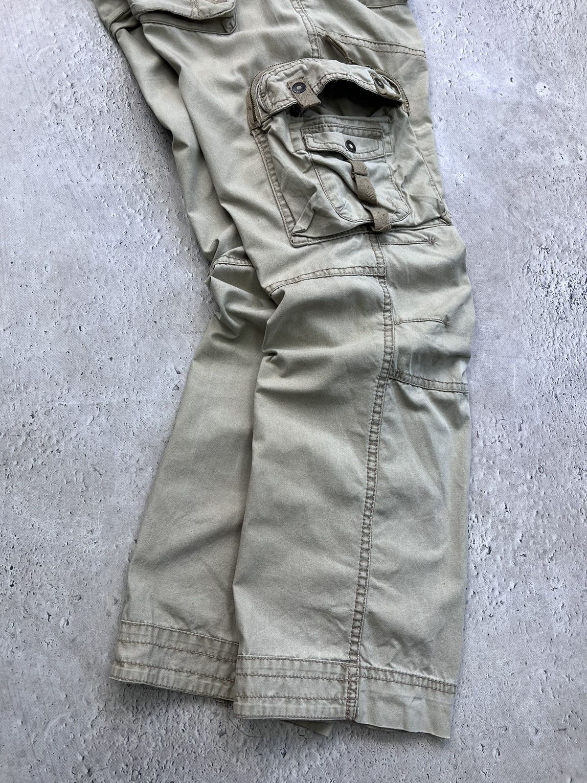 Issey Miyake × Japanese Brand × Tete Homme 2000s Tete Home Multipocket Bondage Cargo Pants Size US 33 - 10 Thumbnail