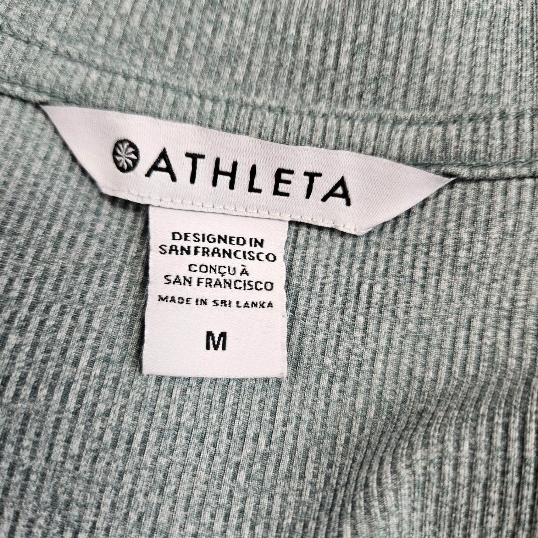 Athleta Athleta Womens Uptempo Ribbed Henley Top Sz Medium Green Long Sleeve V-Neck Shirt Ladies M Green Henley Athletic Casual Medium Size M / US 6-8 / IT 42-44 - 6 Thumbnail