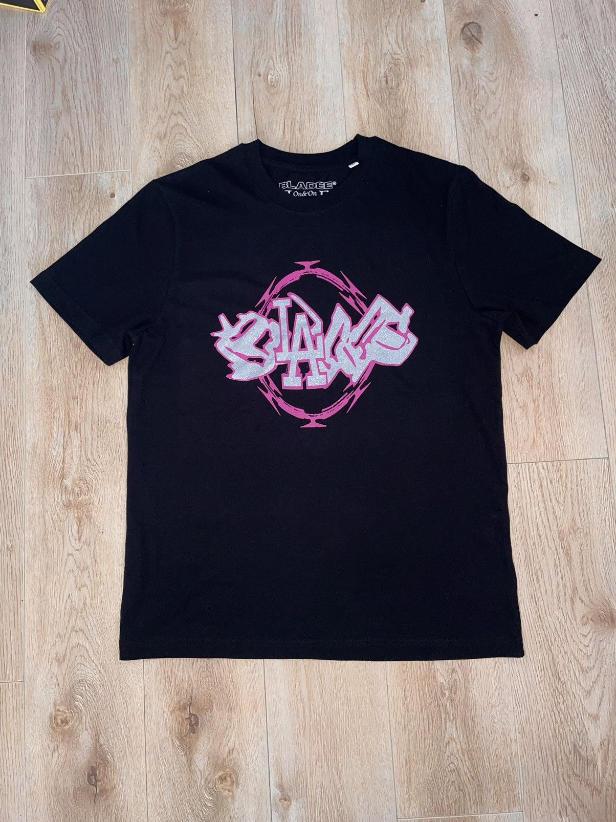 Drain Gang Bladee Razorwire T-shirt black and pink M Size US M / EU 48-50 / 2 - 1 Thumbnail