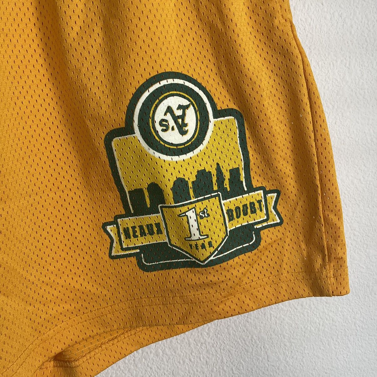 Other Neaux Doubt MLB Oakland Athletics Basketball Mesh Shorts Size US 36 / EU 52 - 2 Thumbnail
