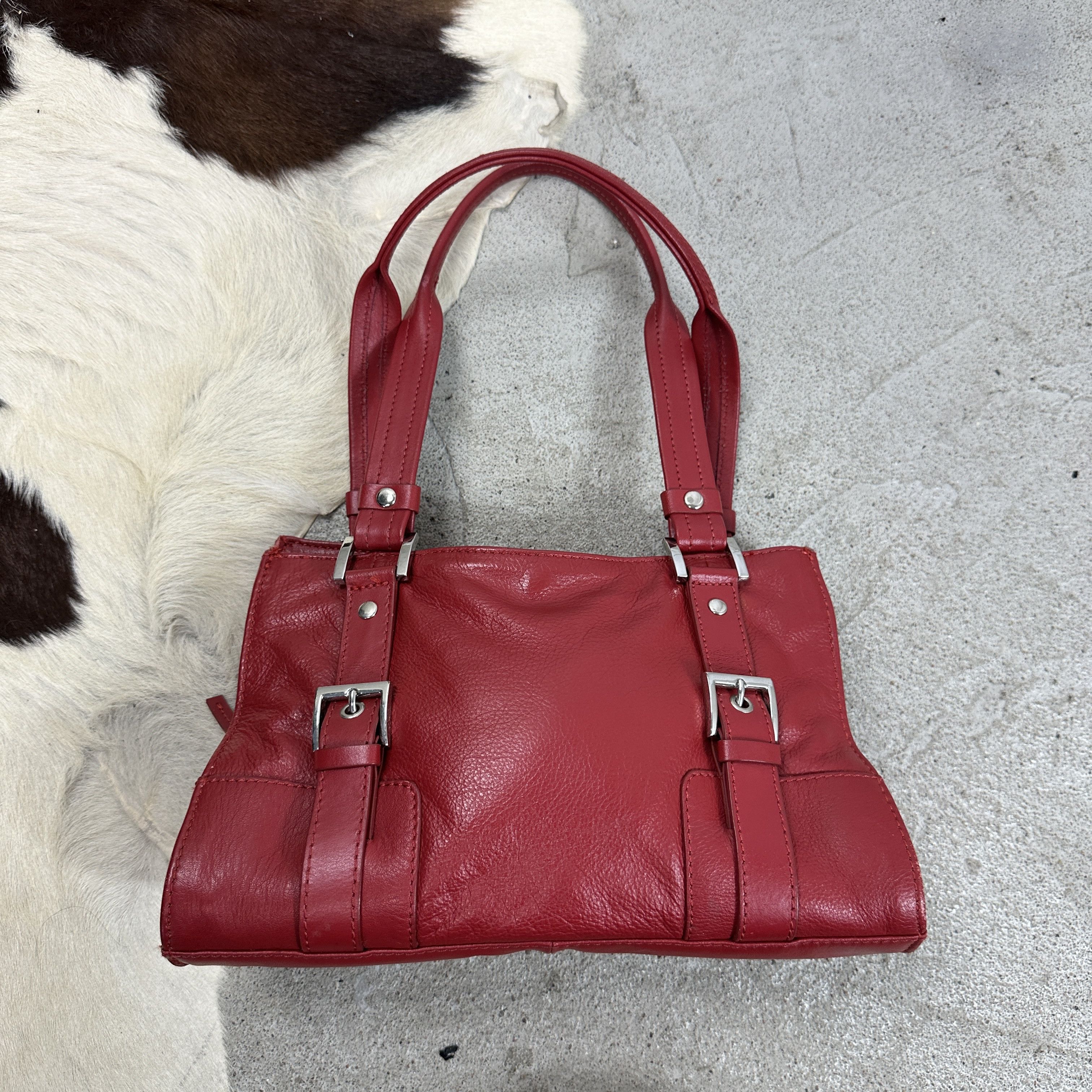Vintage Vintage Avant Garde Faux Leather Cherry Red Shoulder Bag Size ONE SIZE - 2 Thumbnail