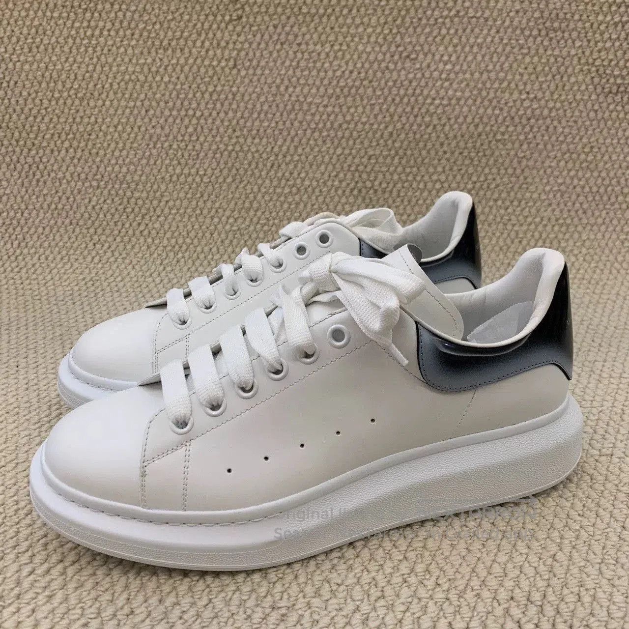 Alexander McQueen alexander mcqueen oversized white low. Size US 10 / EU 43 - 1 Thumbnail