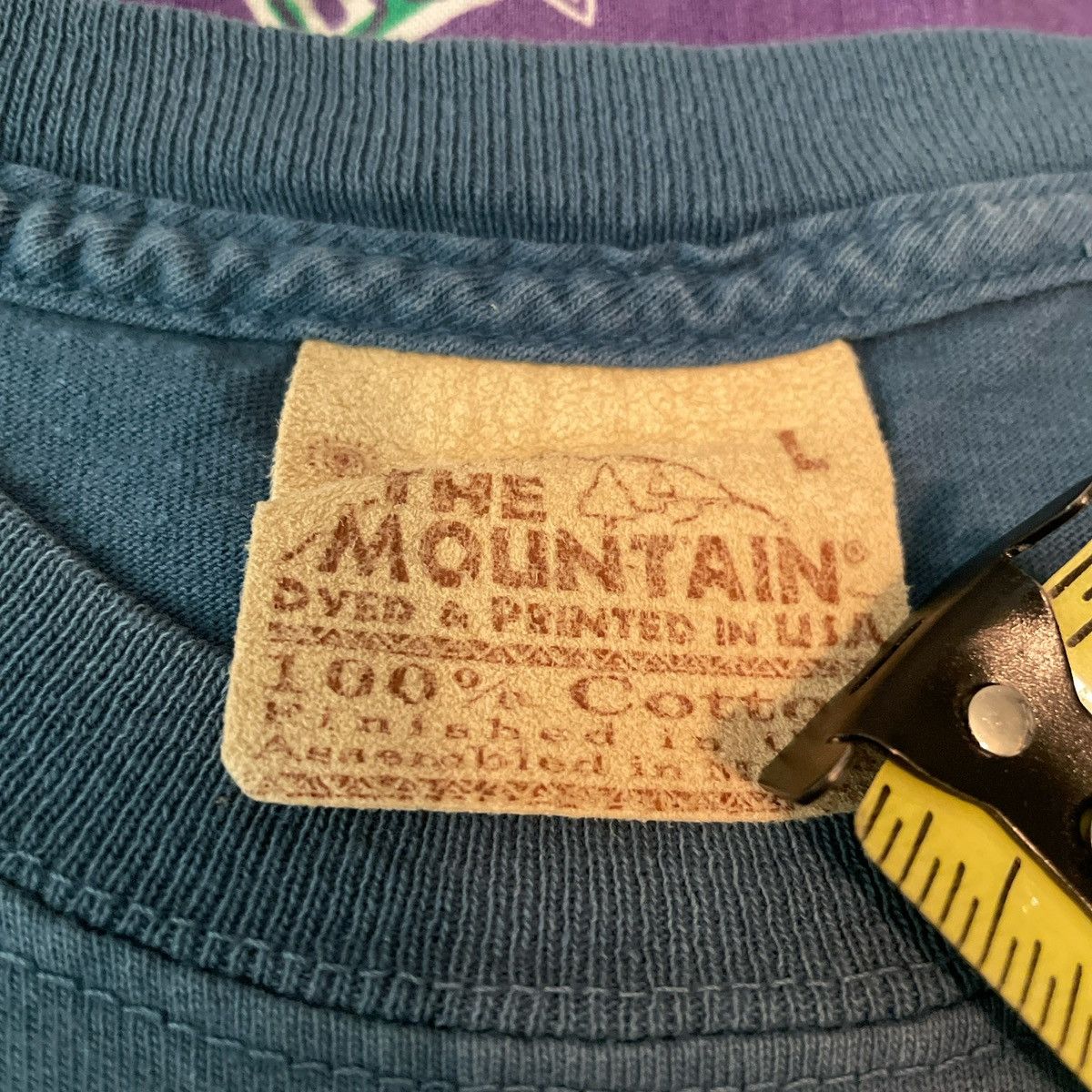 The Mountain × Vintage Vintage 90s Native Wolf Wolves Nature The Mountain Tee Size US L / EU 52-54 / 3 - 3 Thumbnail