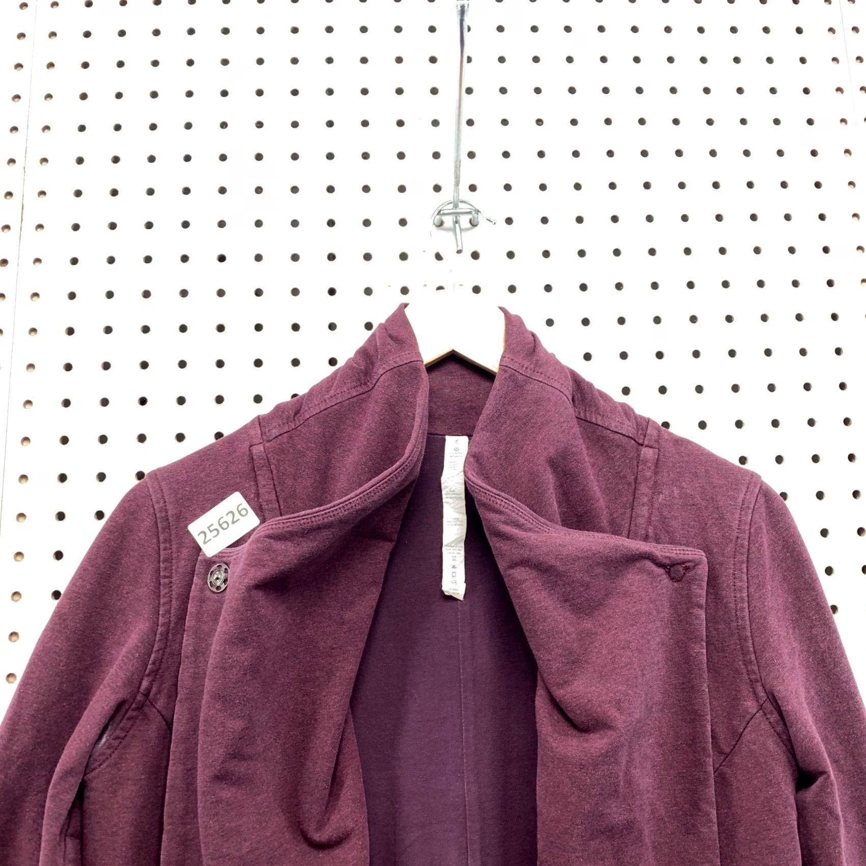 Lululemon Lululemon Sweater Womens 6 Red Jacket Size Thats Wrap Snap Stretch Pockets 19x33 Size M / US 6-8 / IT 42-44 - 6 Thumbnail