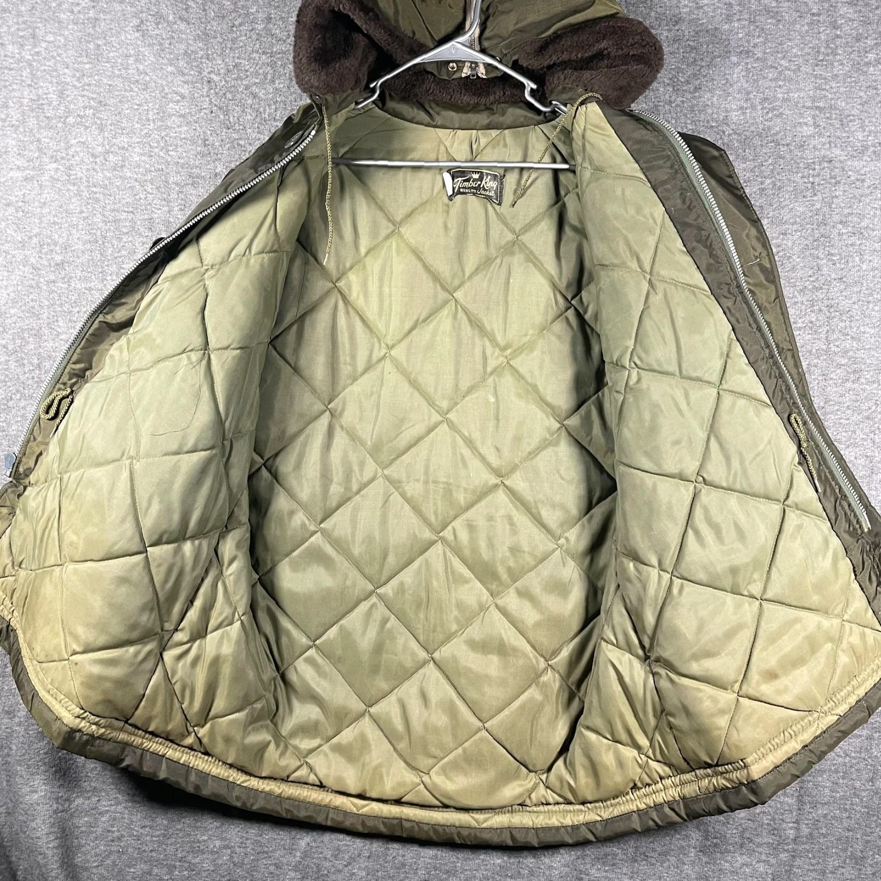 Olive VINTAGE Timber King Jacket Mens Large Olive Green Parka Hooded Quilt Lined YKK Size US L / EU 52-54 / 3 - 7 Thumbnail