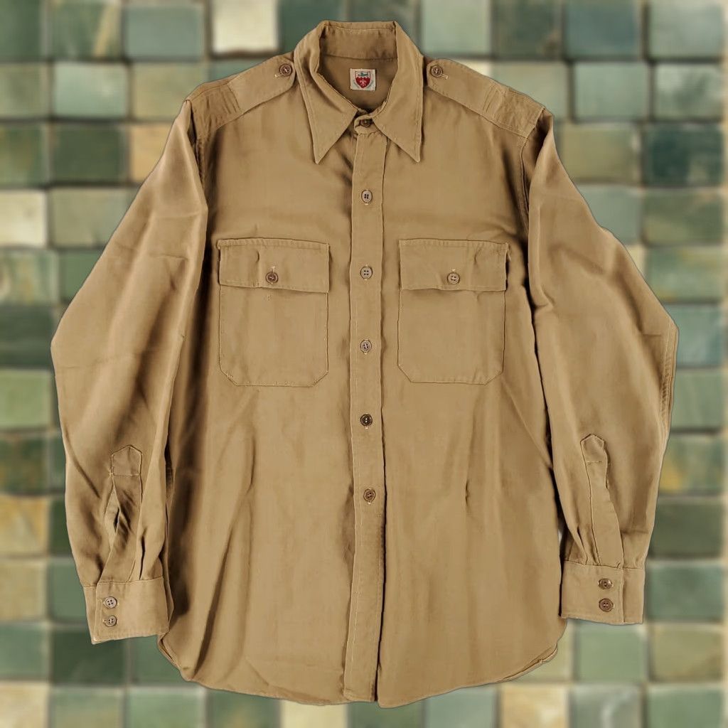 Vintage VINTAGE US Army Wool Button Up Shirt Officers Field Shirt Tan XL Mens Long Sleeve 40s 50s Size US XL / EU 56 / 4 - 1 Thumbnail