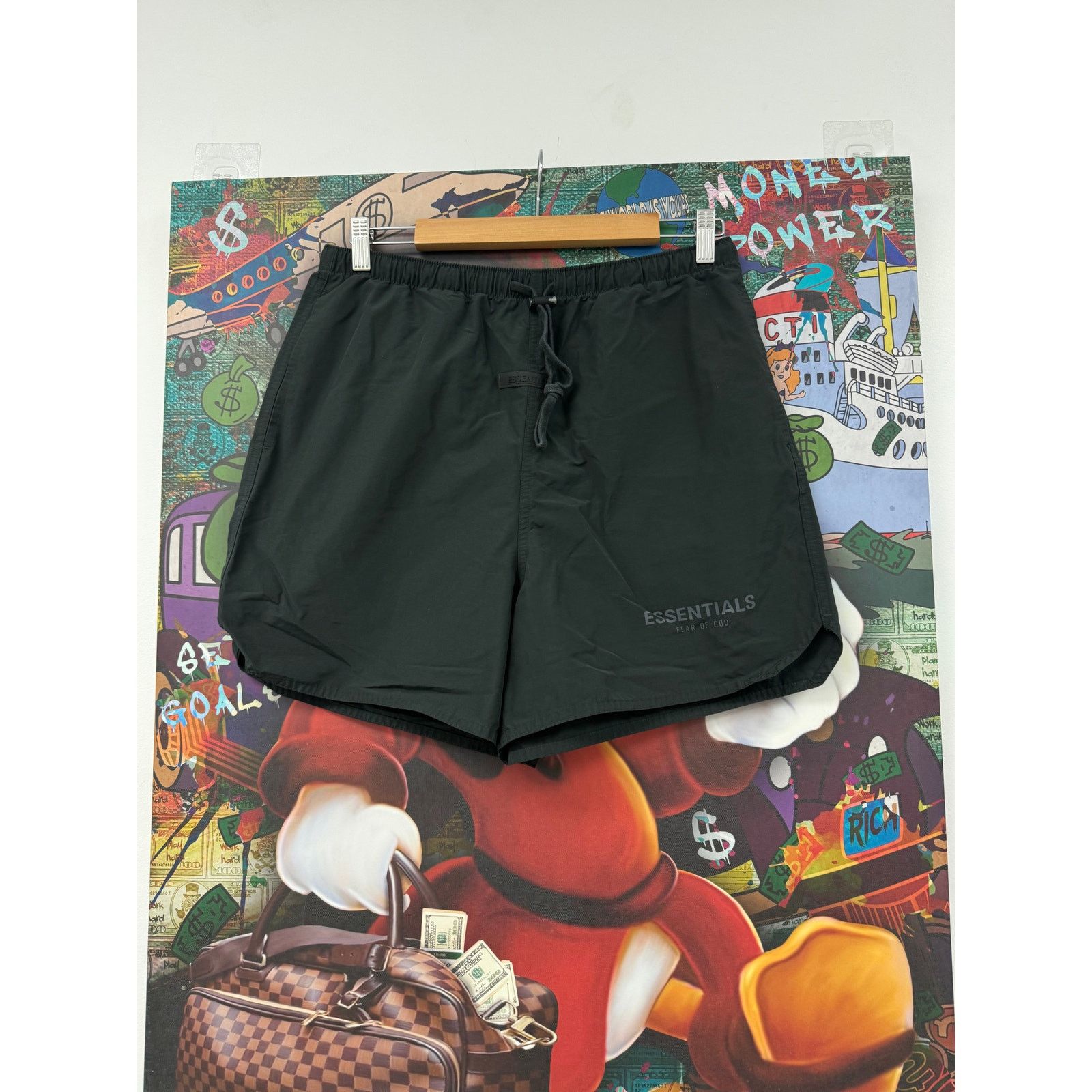 Essentials Essentials Nylon Shorts Charcoal Used Small Size US 30 / EU 46 - 1 Thumbnail