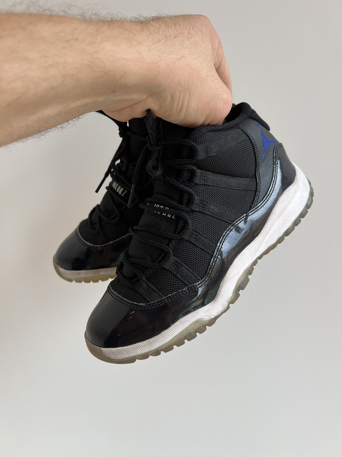 Jordan Brand × Nike Nike Air Jordan XI 11 Retro Space Jam Black Sneakers Size US 4 / IT 34 - 4 Thumbnail