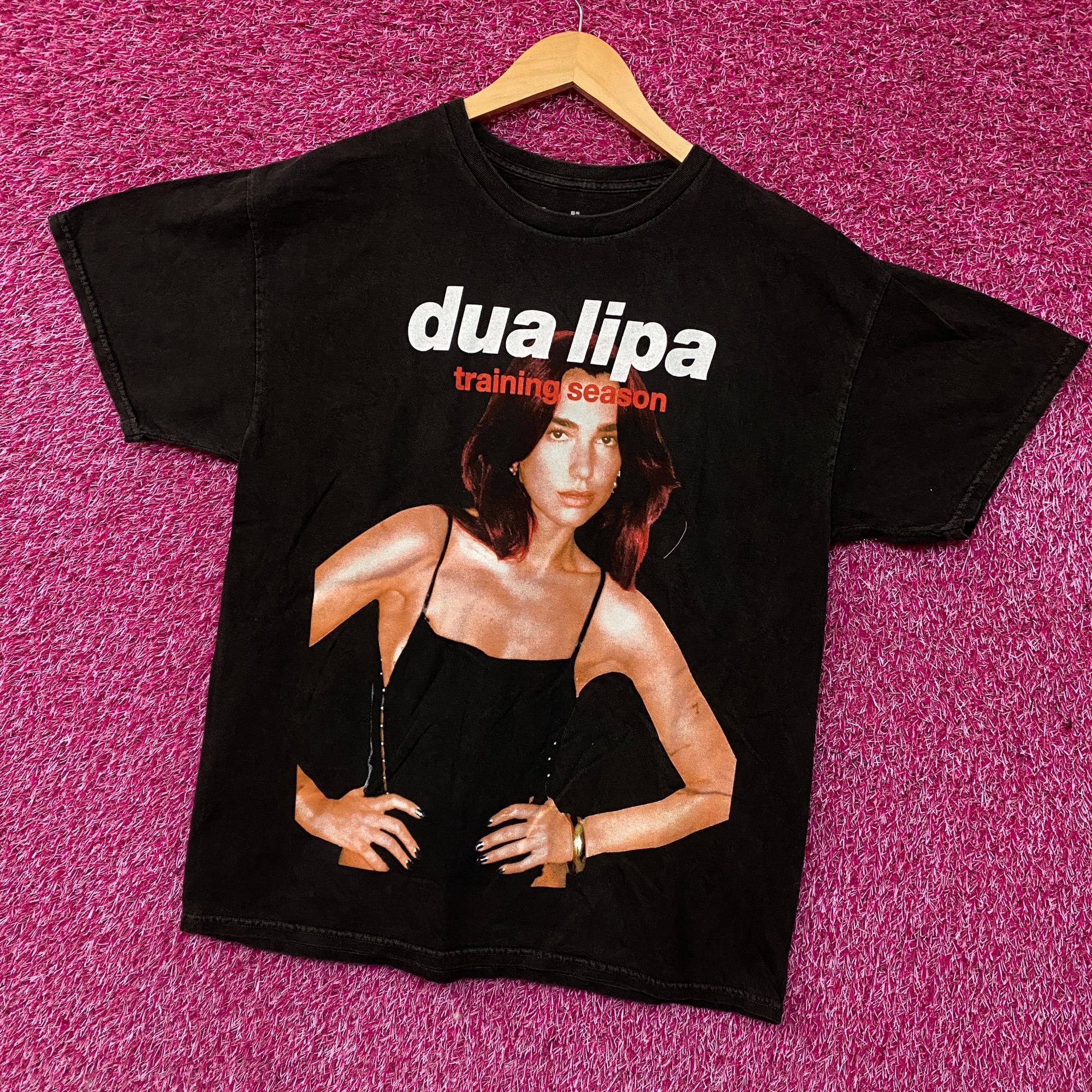 Other Dua Lipa Training Season Graphic T-Shirt Medium Size US M / EU 48-50 / 2 - 3 Thumbnail