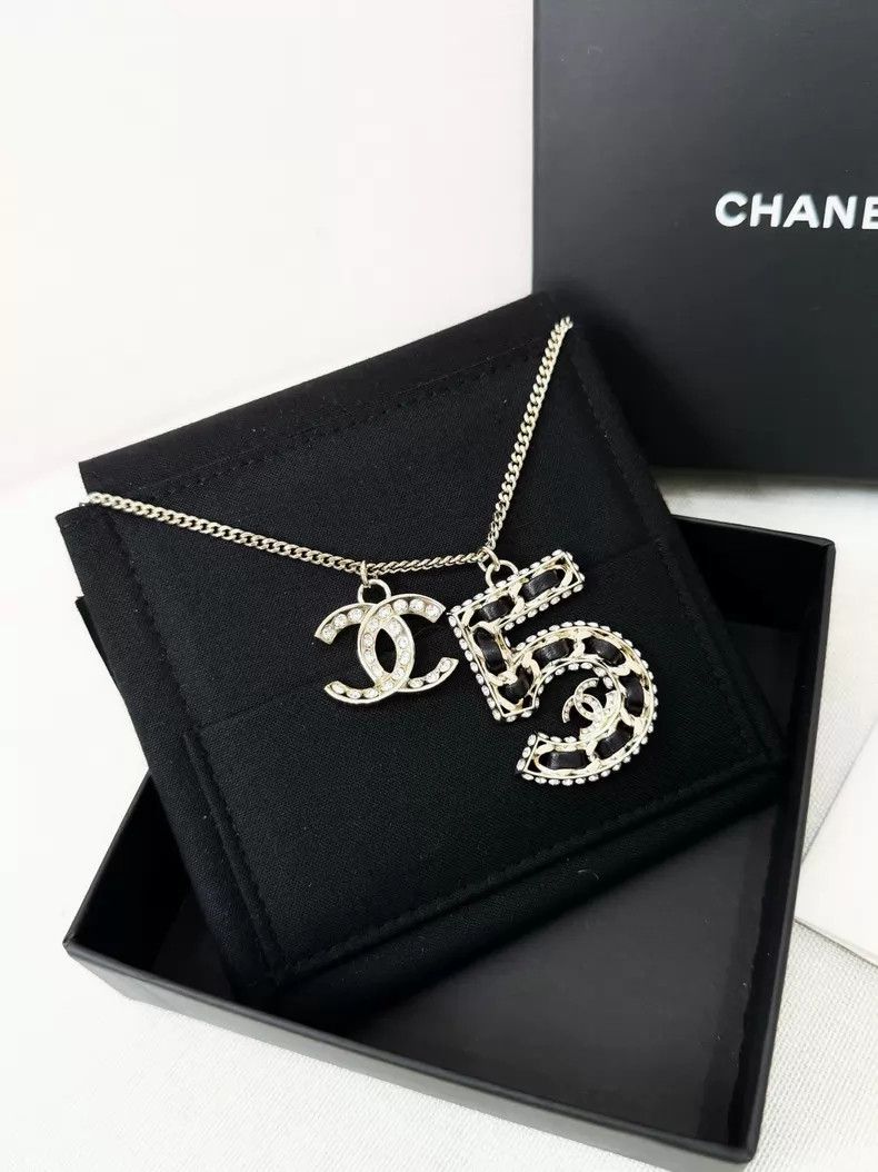 Chanel Chanel Leather necklace, sweater chain Size ONE SIZE - 2 Thumbnail