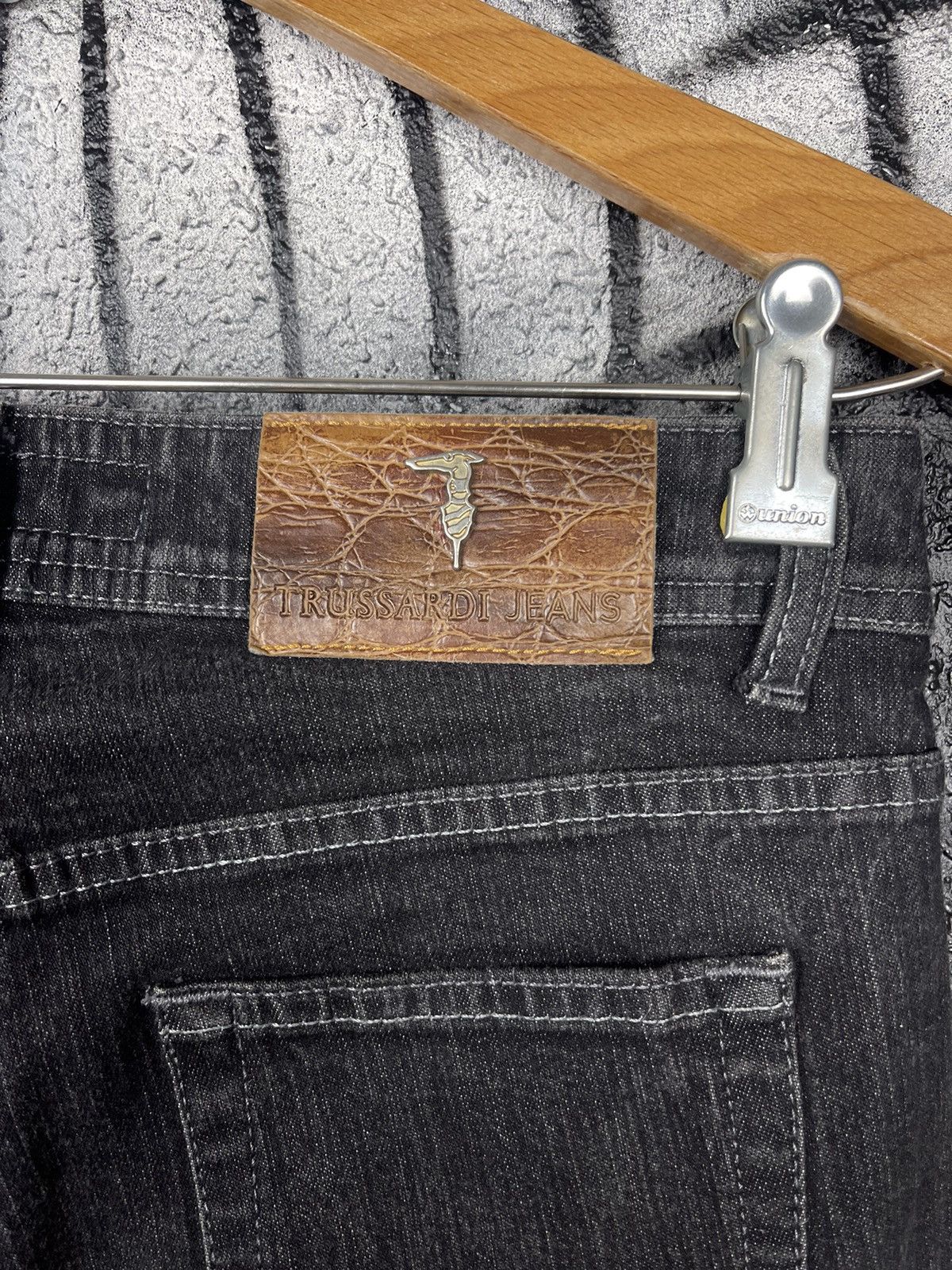 Trussardi Trussardi Jeans Vintage Luxury Women’s Denim Shorts Size 28 Size 28" / US 6 / IT 42 - 4 Thumbnail