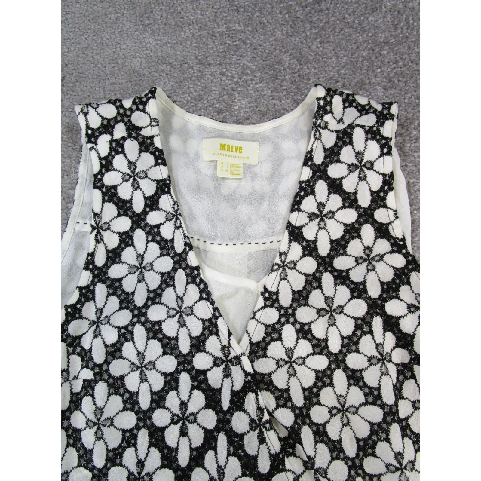 Vintage VINTAGE Maeve Floral Sleeveless Blouse Women Small Black White Rayon 90s Anthropologie Top Women Size XS / US 0-2 / IT 36-38 - 2 Thumbnail