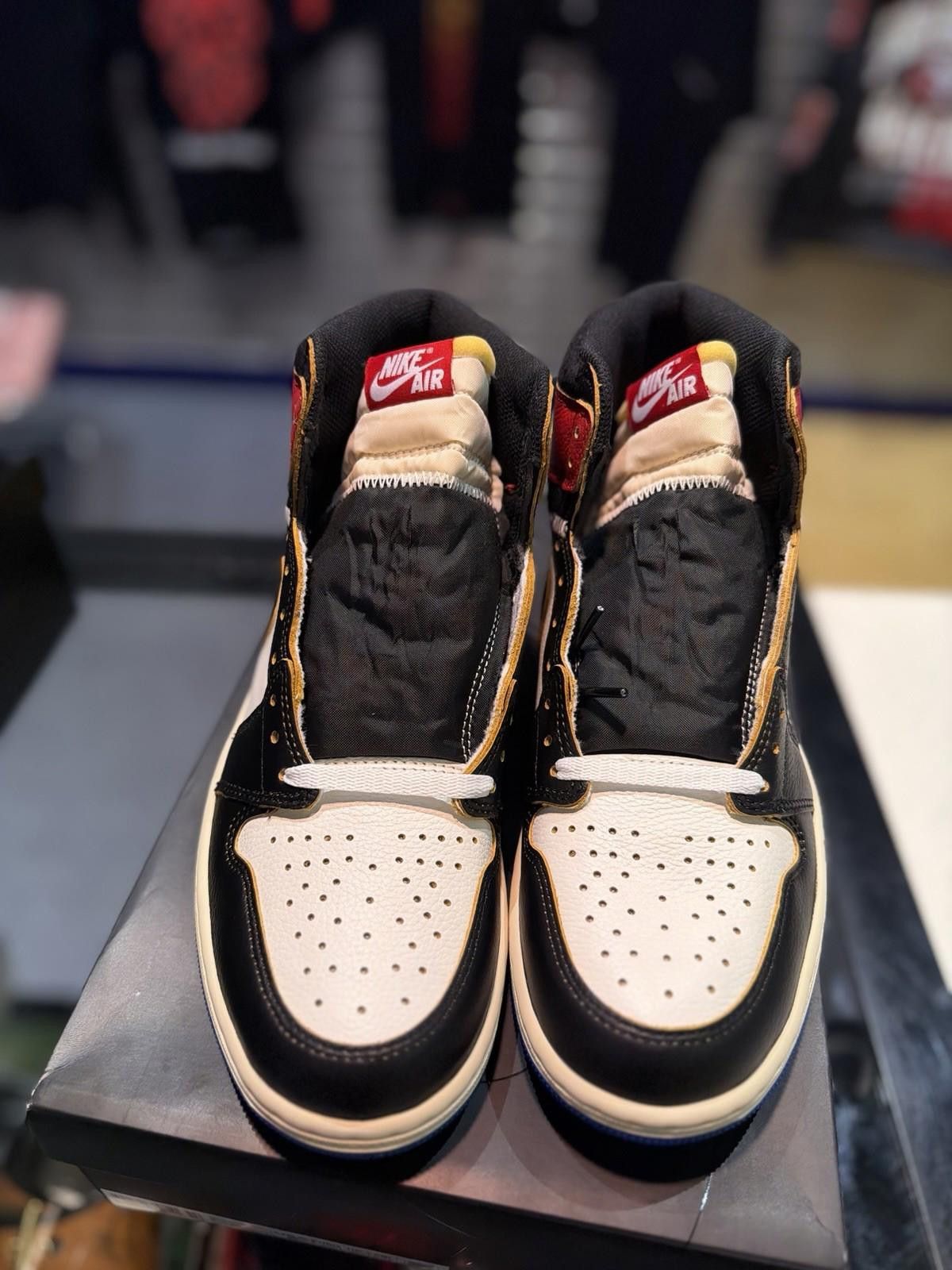 Jordan Brand Air Jordan 1 x Union x Fragment Black and Varsity Red (9.5) Size US 9.5 / EU 42-43 - 8 Thumbnail