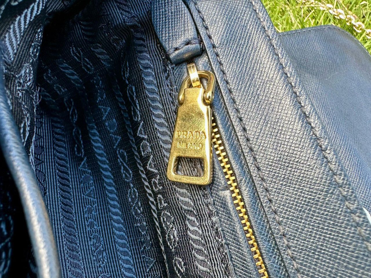 Prada Authentic Prada Bandouliera Tessuto Impuntu Shoulder Bag Size ONE SIZE - 10 Thumbnail