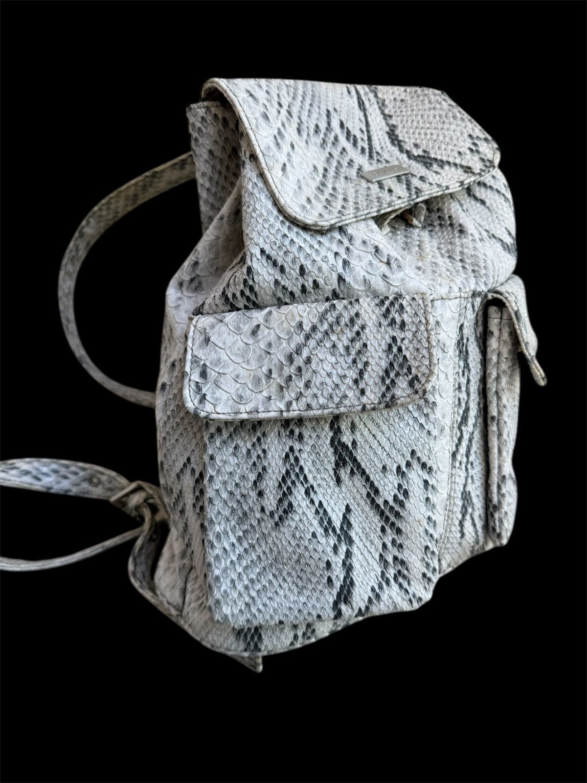 Le Grande Bleu (L.G.B.) Japan Brand ET Vous White Python Design Leather Backpack Size ONE SIZE - 5 Thumbnail