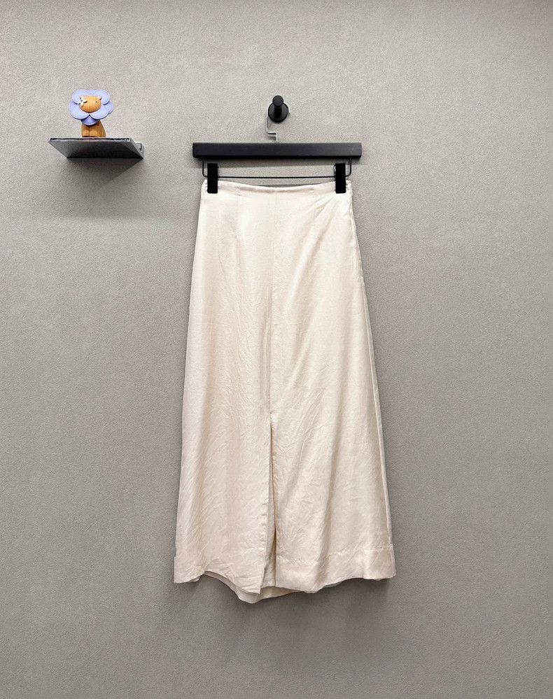 Prada Prada Light apricot skirt 2502-Nextarrow Size 35" - 3 Thumbnail
