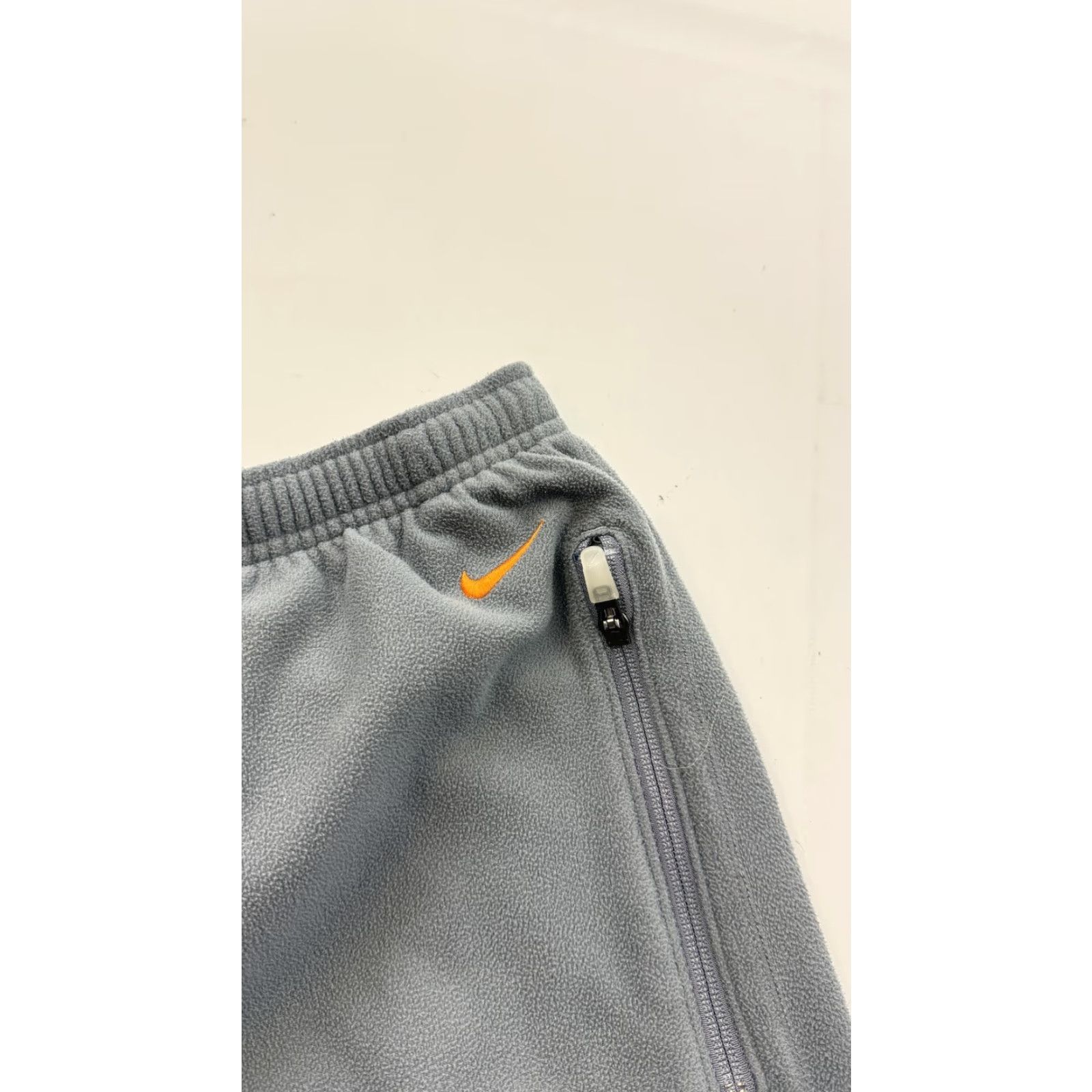 Nike Nike Pants Mens Large Gray Therma-Fit Fleece Sweatpants Zip Pockets Warm Up Size US 33 - 5 Thumbnail