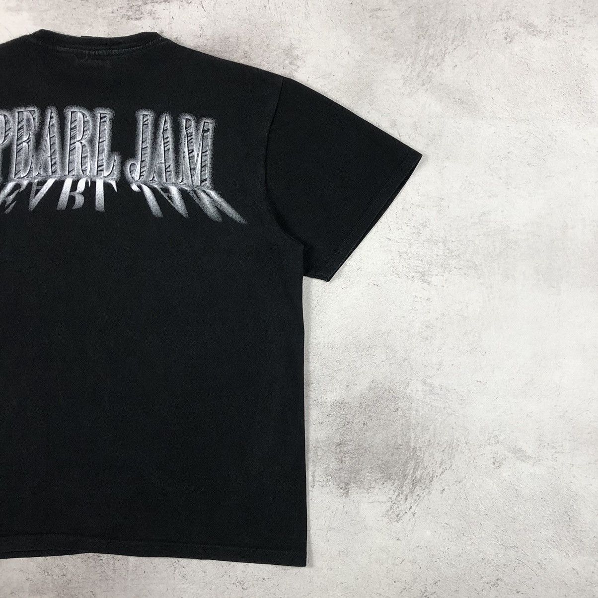 Vintage Vintage Pearl Jam 90s Grunge Band Tee Size US S / EU 44-46 / 1 - 16 Thumbnail