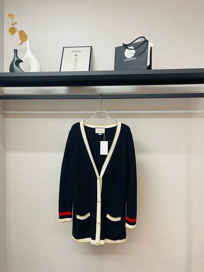 Gucci Black v-neck pearl buckle cardigan 2504-Nextarrow